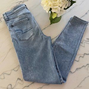 American Eagle | Super Soft Light Acid Wash Super High Waisted Jegging | 8 Long